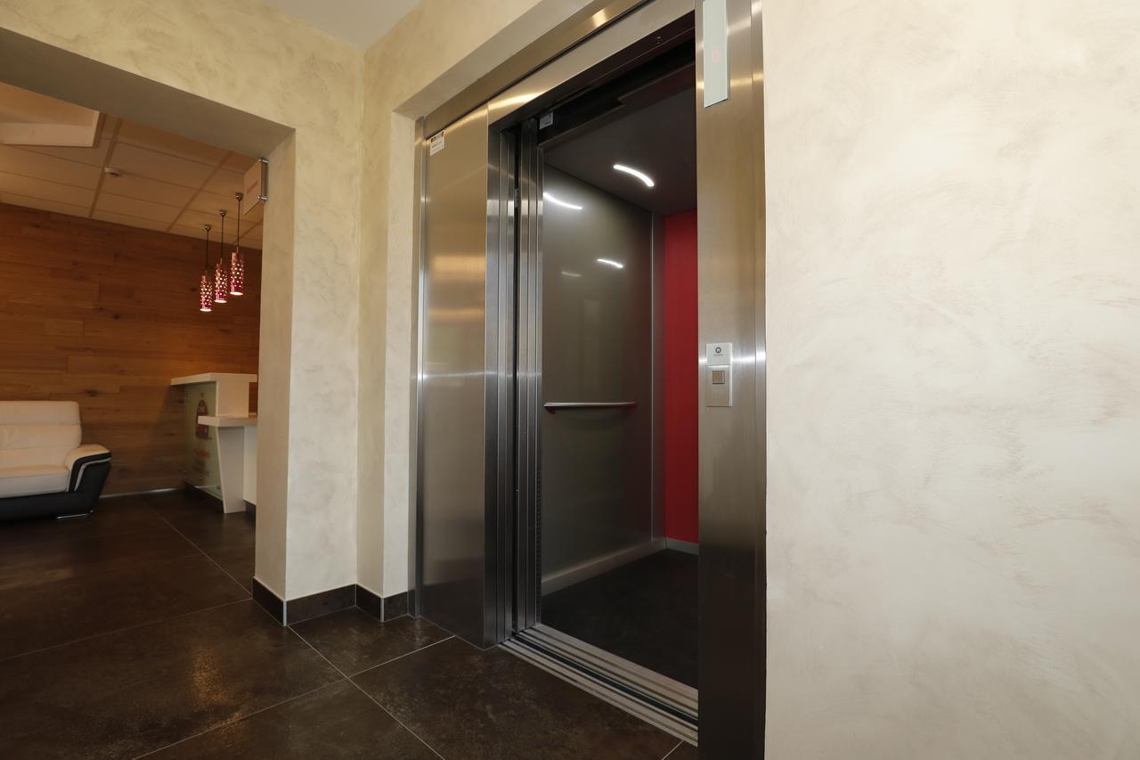 Hotel Lacour Eygliers Екстер'єр фото